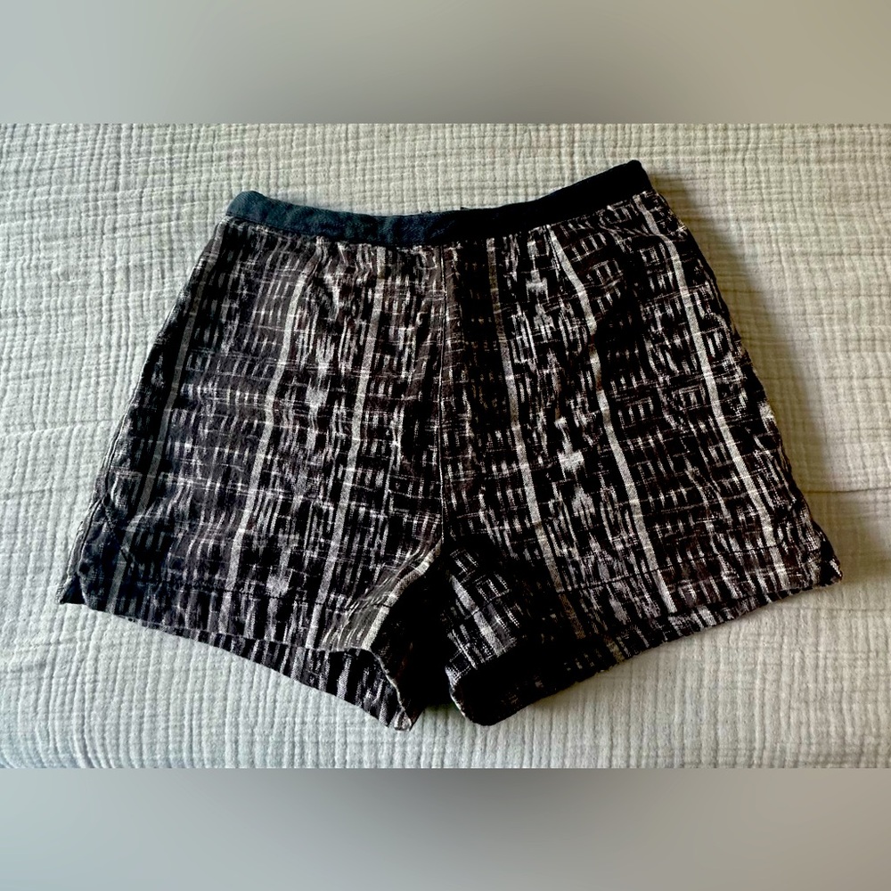 High waisted black and white shorts